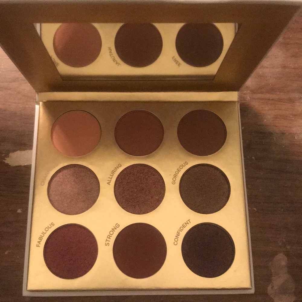 Pur Be Your Selfie eyeshadow palette